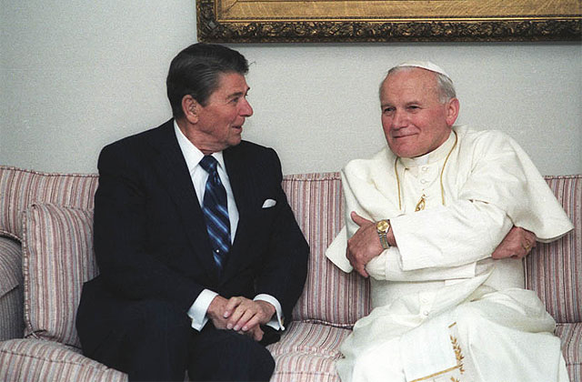 Jean Paul II et Ronald Reagan en 1984