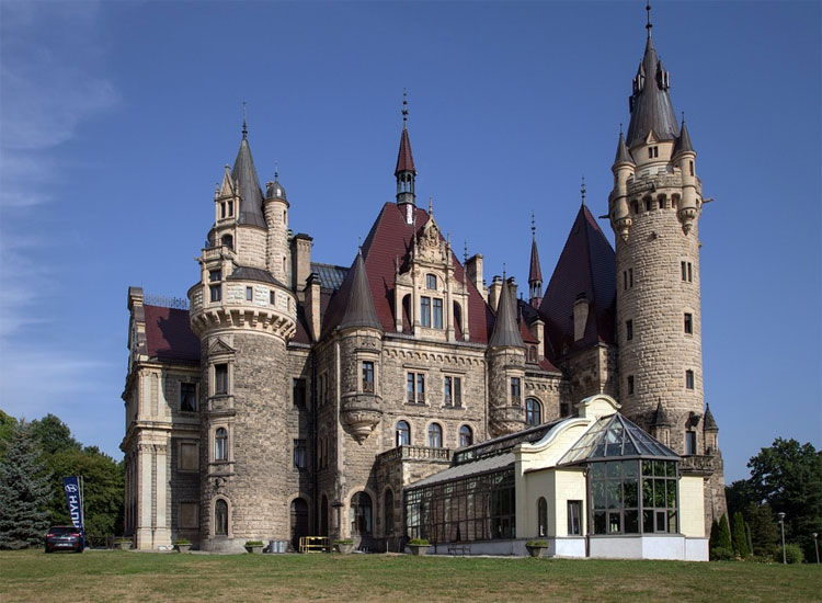 Le palais de Moszna, Pologne